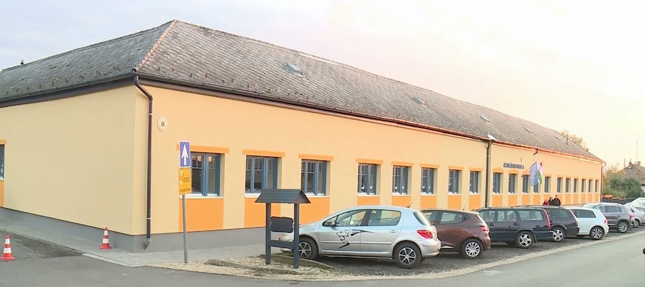 Ceglédberceli Eötvös József Nyelvoktató Nemzetiségi Általános Iskola és Alapfokú Művészeti Iskola